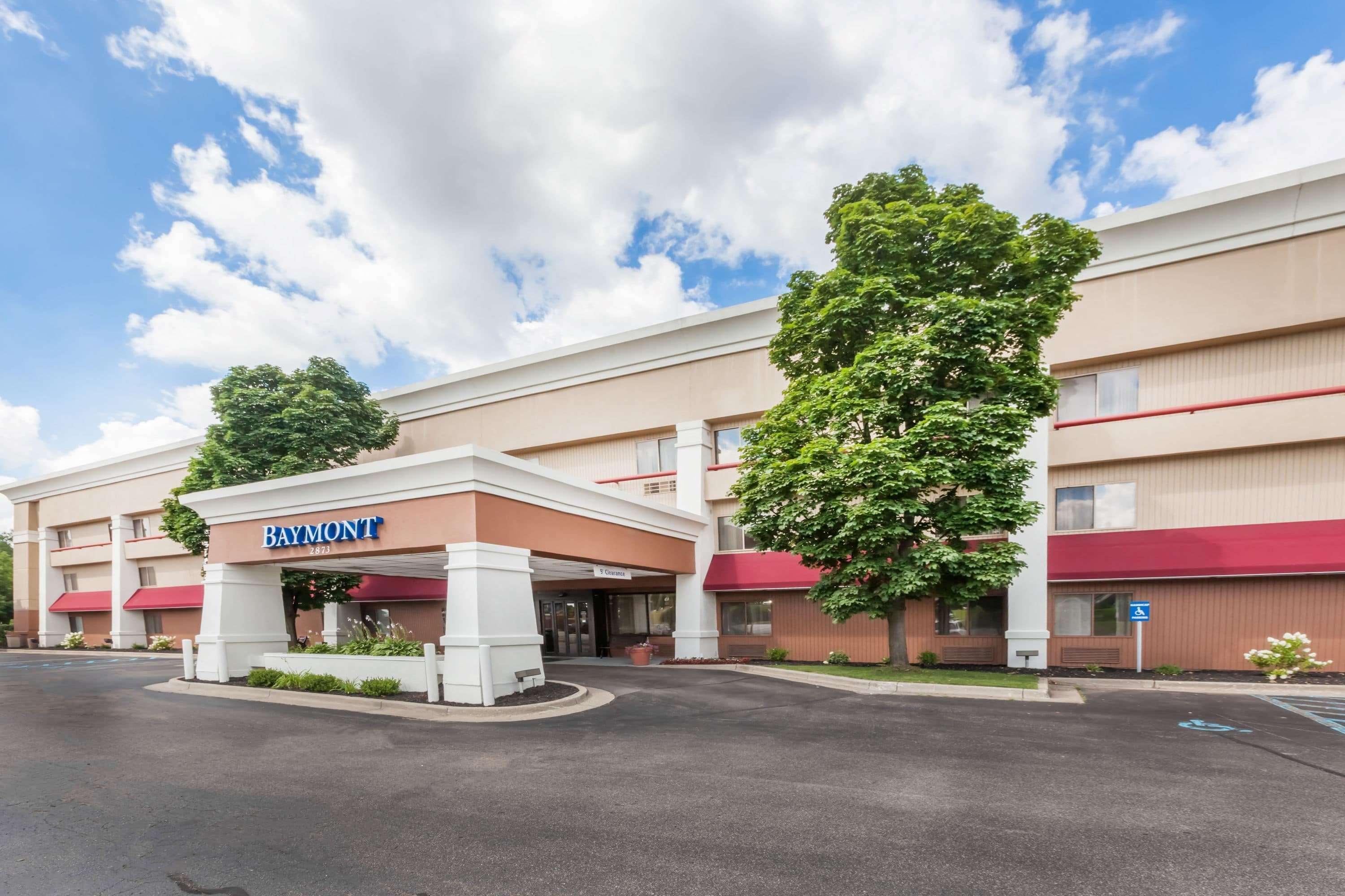 Hotel Baymont By Wyndham Grand Rapids Airport Cascade Exterior foto