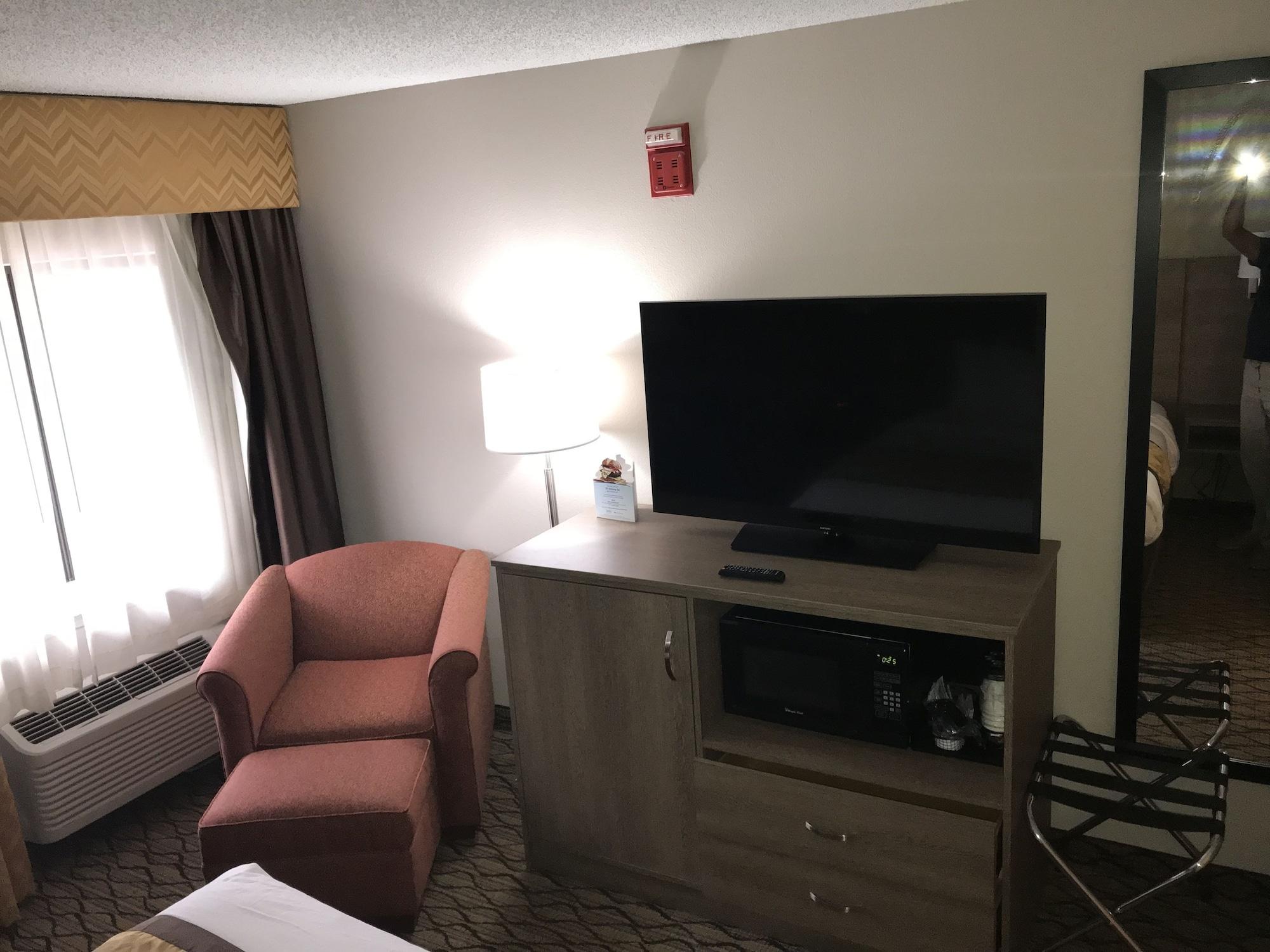 Hotel Baymont By Wyndham Grand Rapids Airport Cascade Exterior foto