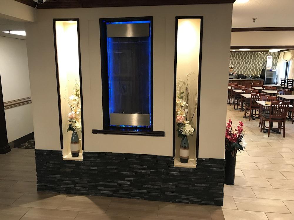 Hotel Baymont By Wyndham Grand Rapids Airport Cascade Exterior foto